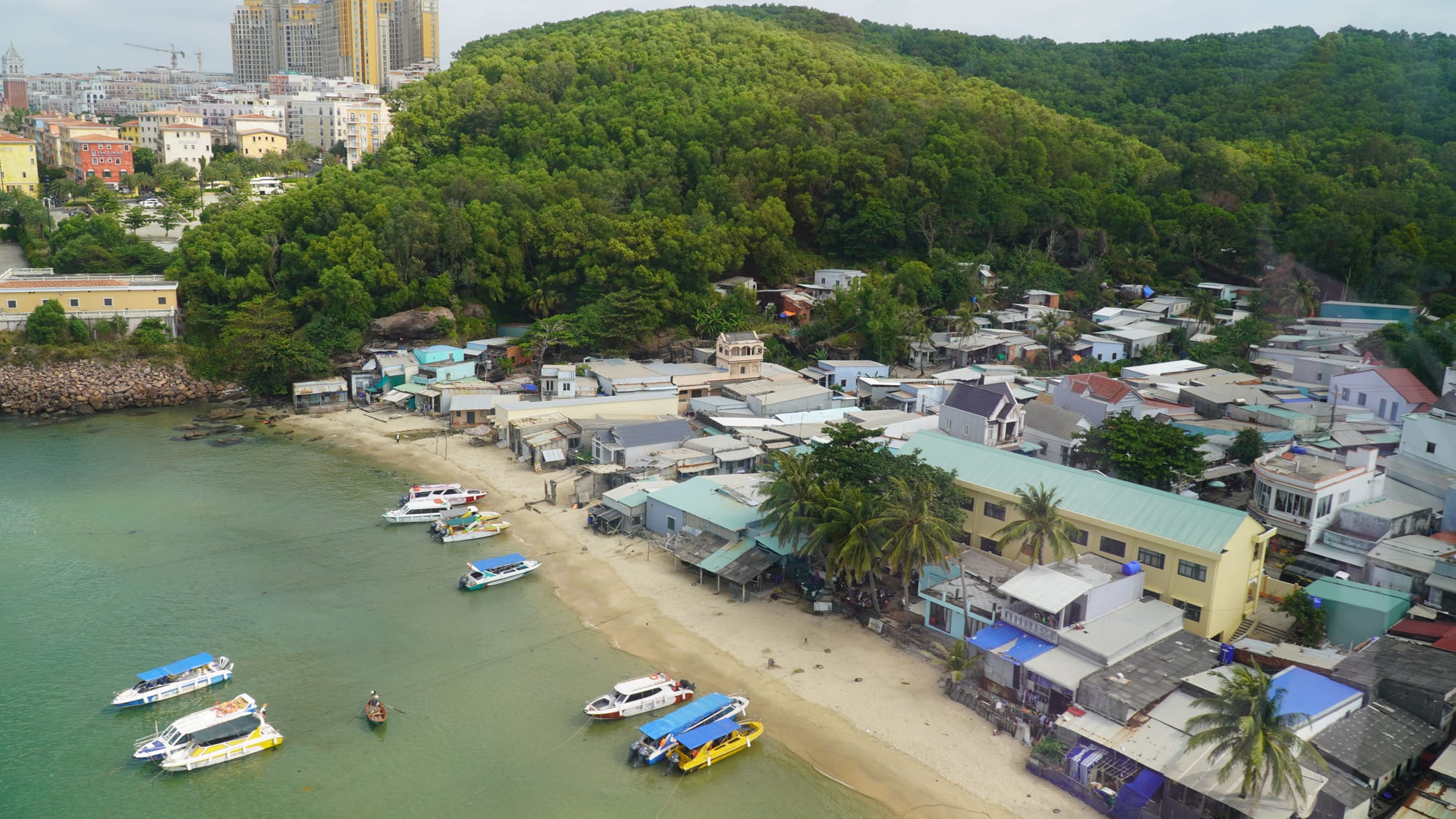 Gành Dầu Phú Quốc: fishing village, cheap seafood, sea views